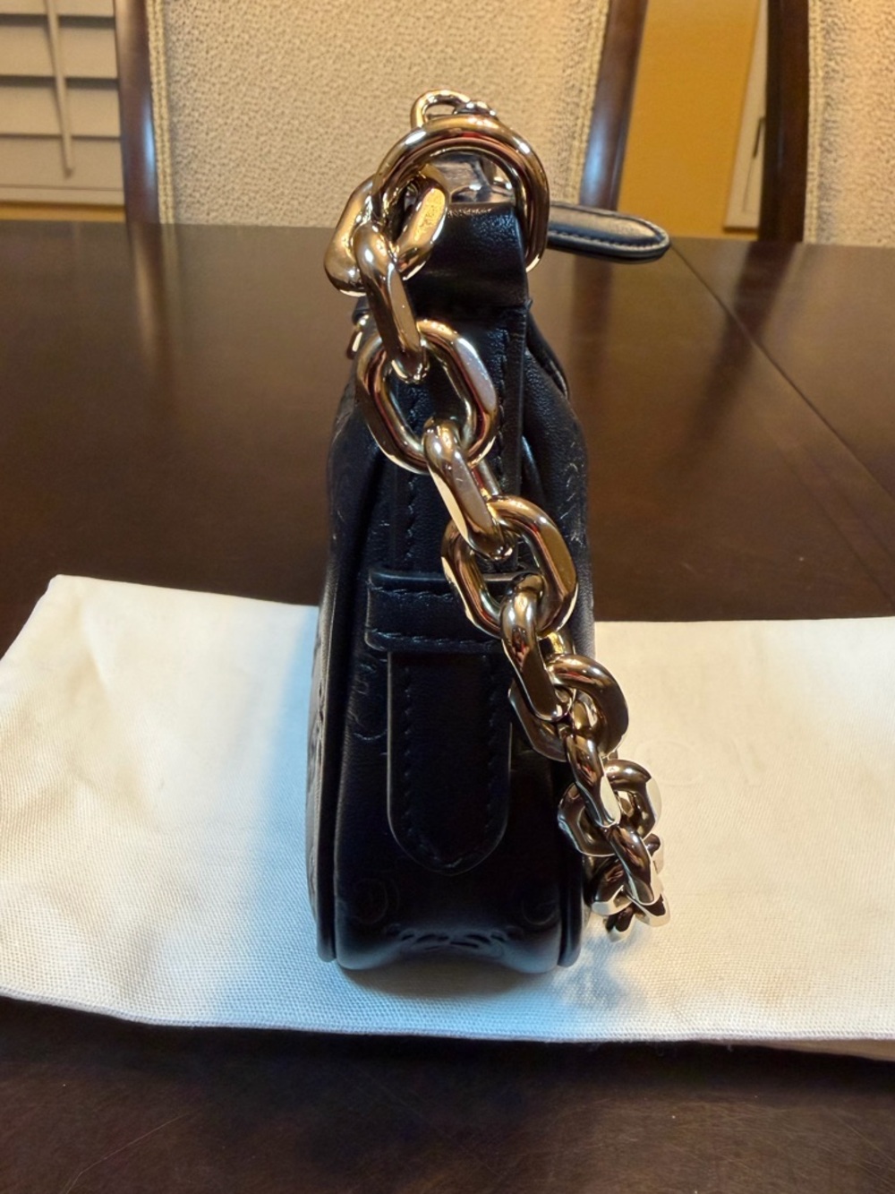 New Authentic Gucci GG Logo Embossed Leather Shoulder Bag Black - Picture 10 of 15